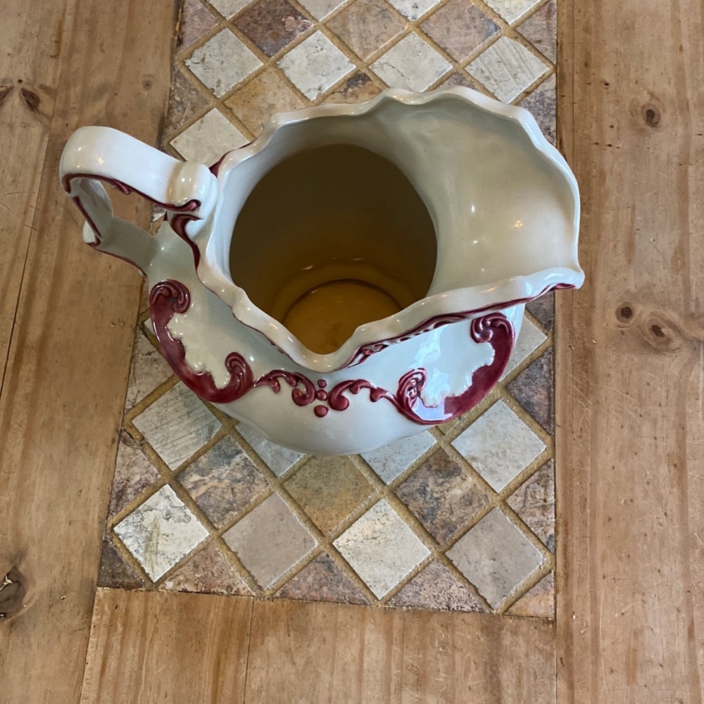 🔥🔥🔥Handmade pitcher made in 1981 🔥🔥🔥
